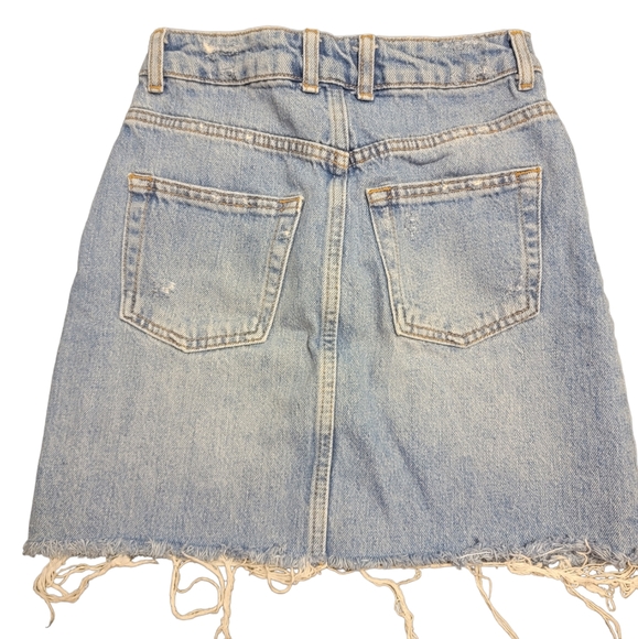 Top Shop demin distressed skirt - Picture 2 of 5